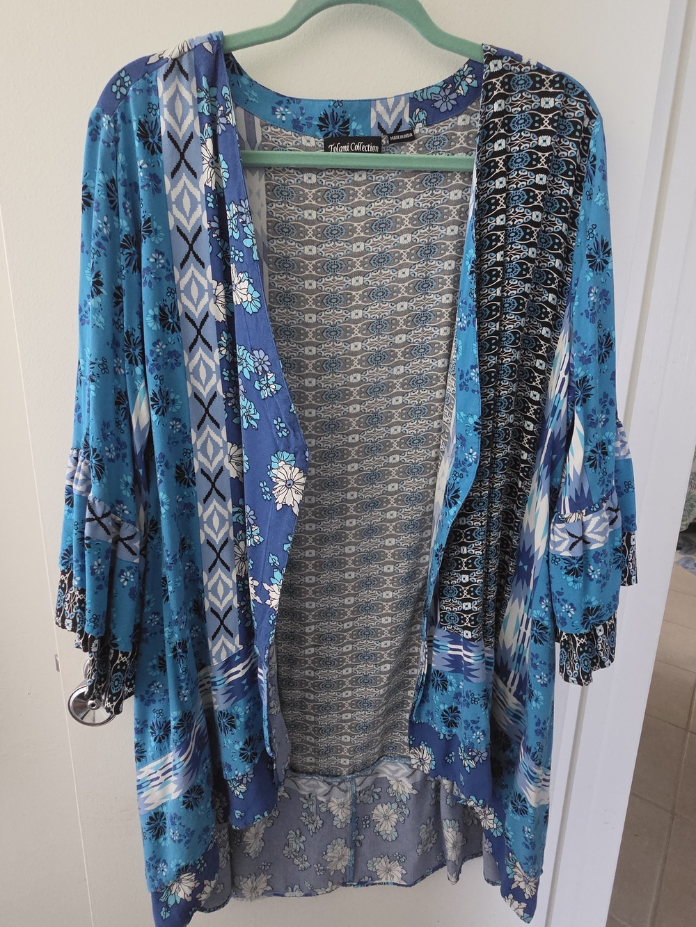 Tolani Blue Floral Patterned Kimono